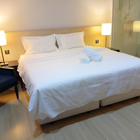 The Straits Suites By Ciconia Malacca Eksteriør billede