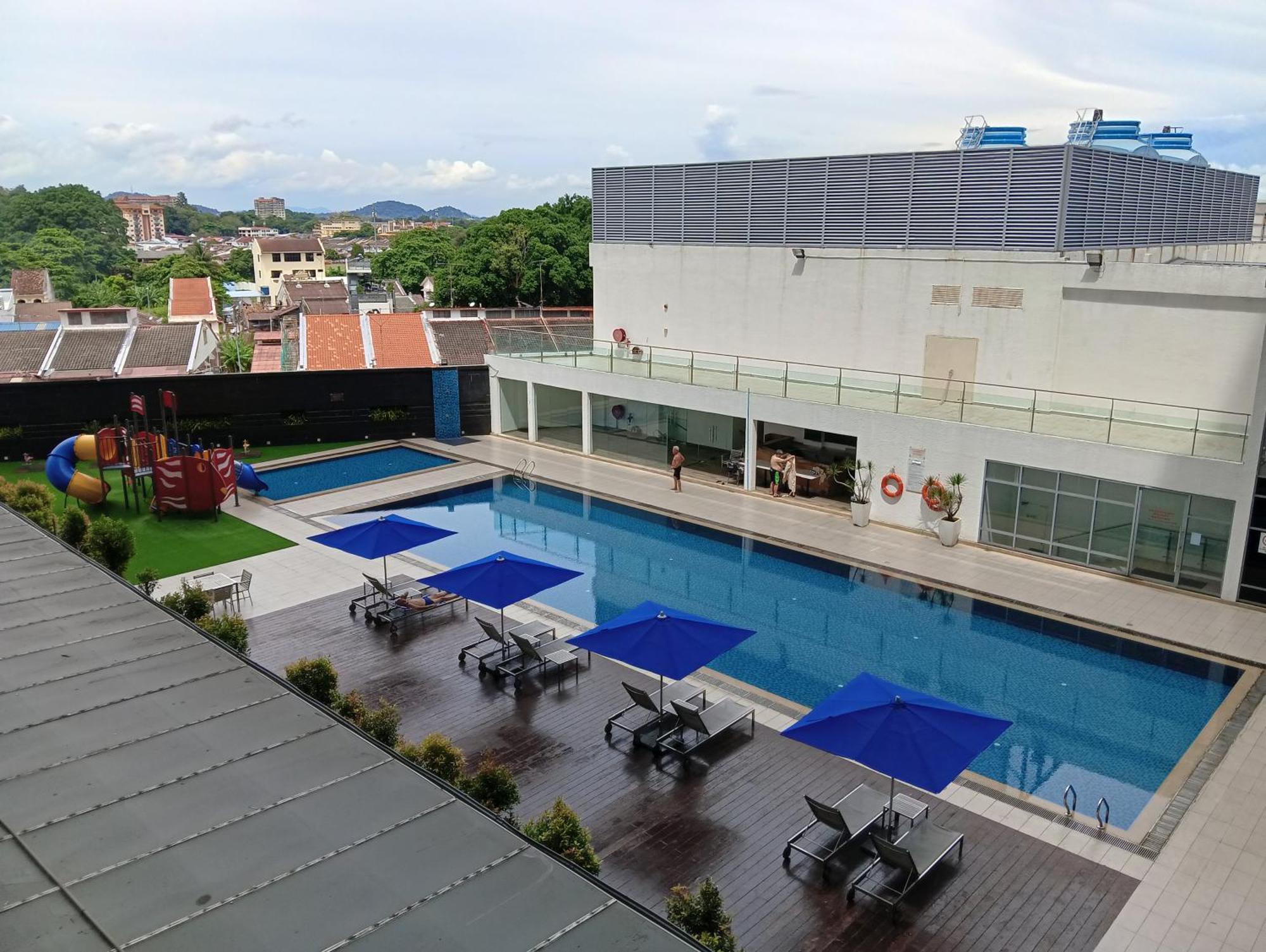 The Straits Suites By Ciconia Malacca Eksteriør billede