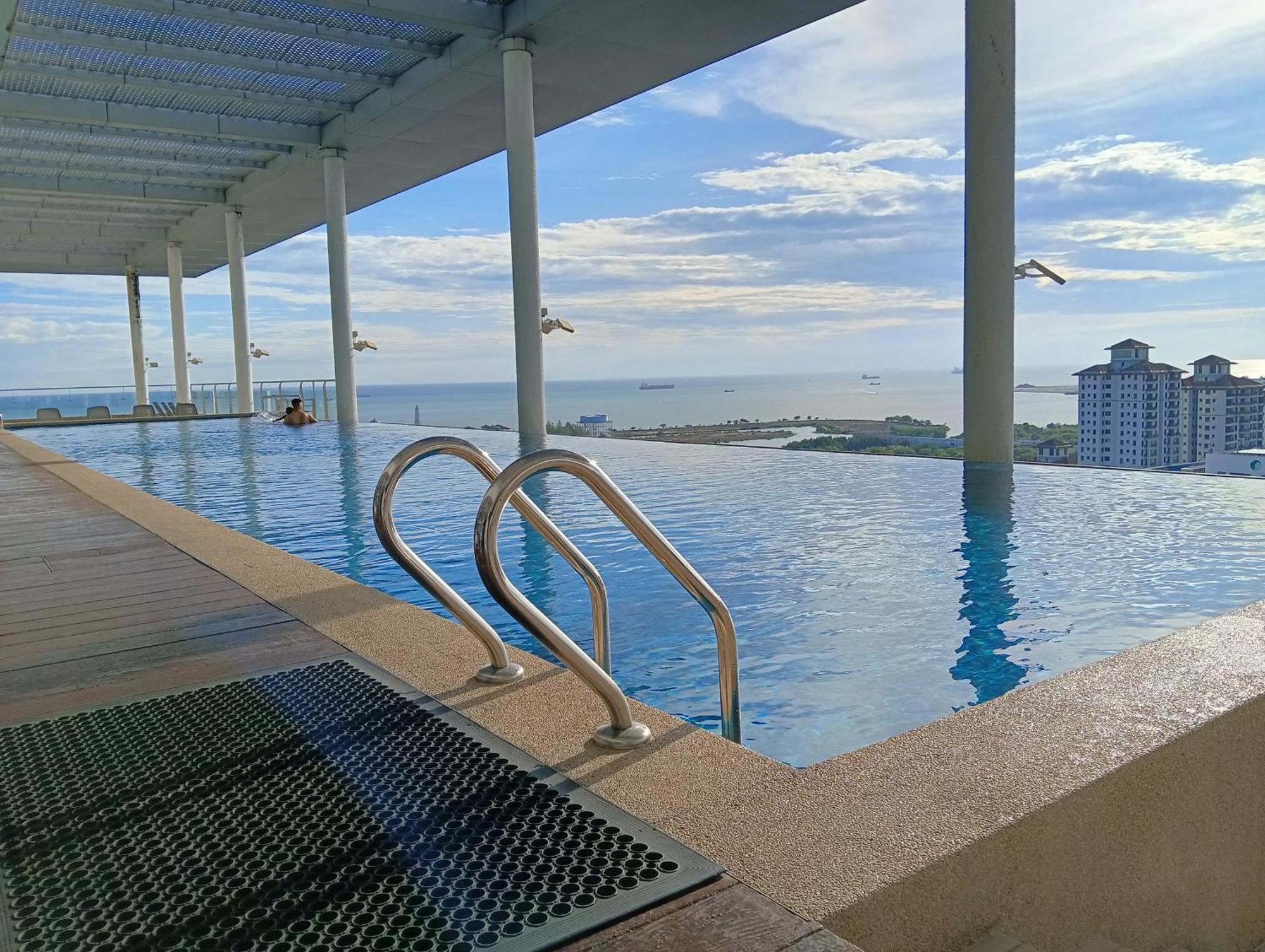 The Straits Suites By Ciconia Malacca Eksteriør billede