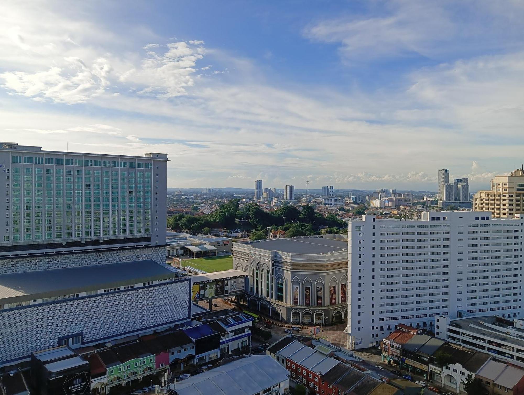The Straits Suites By Ciconia Malacca Eksteriør billede