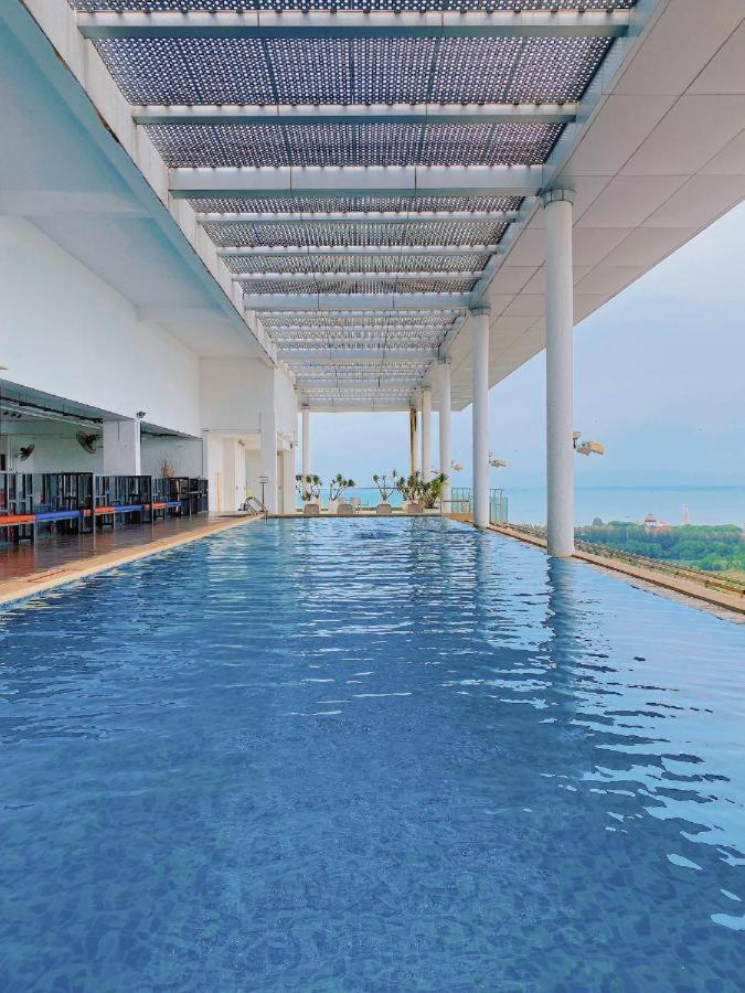 The Straits Suites By Ciconia Malacca Eksteriør billede